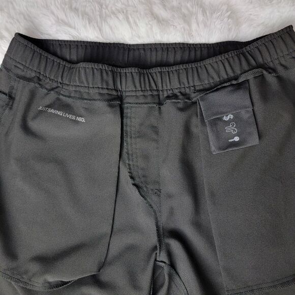 FIGS Technical Collection Men's Black Tansen Jogger Scrub Pants Size Large - Picture 9 of 12